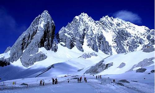 玉龙雪山旅游攻略跟团_玉龙雪山自由行攻略